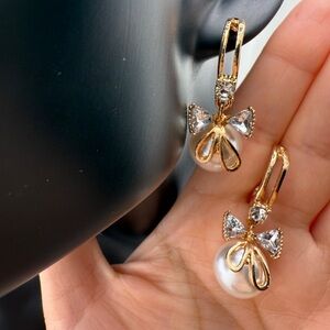 Gold Bow Pearl Earrings